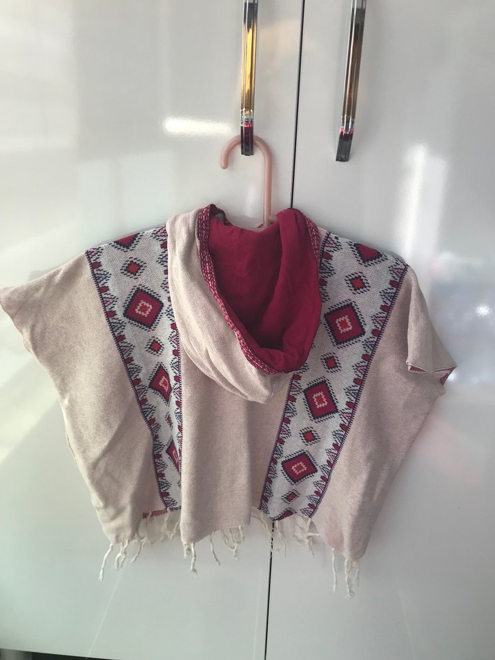 Kız Çocuk Pembe Kapüşonlu Nakışlı Örgü Panço - Görsel 2