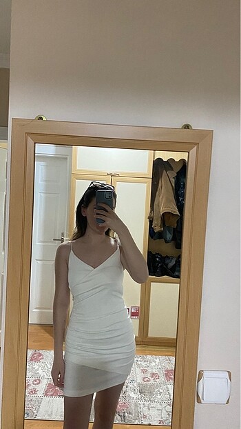 Dilvin beyaz askılı mini elbise