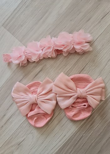 Pembe Fiyonklu Bebek Saç Bandı ve Çorap Seti