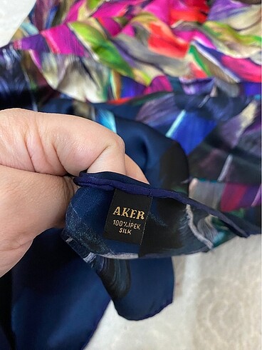 Aker Twil İpek eşarp