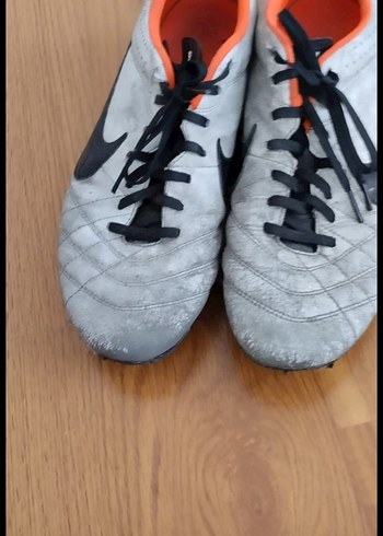Gri Erkek Bağcıklı Futbol Ayakkabısı