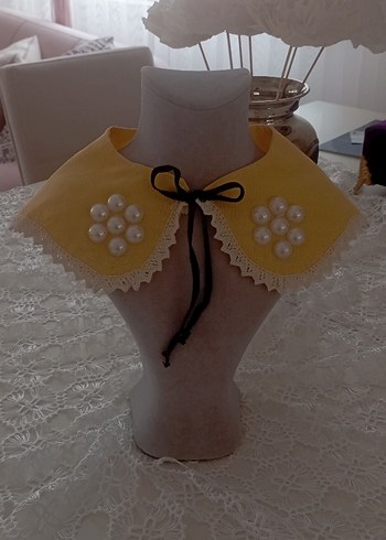 Sarı Dantel Yakalı Kız yaka - Görsel 2