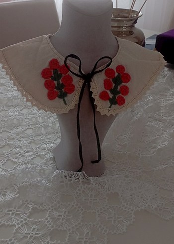 Nakışlı Dantel Yaka Beyaz Bolero - Görsel 2