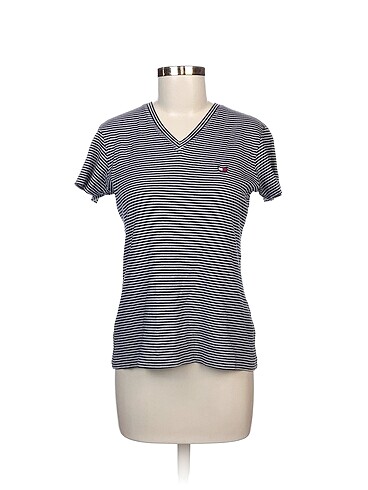 Tommy Hilfiger T-shirt %70 İndirimli.