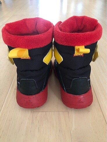 26 Beden Adidas kız çocuk bot