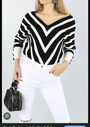 Zara Siyah Beyaz V Yaka Zebra Desenli Triko Kazak