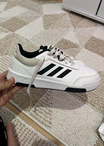 Adidas Beyaz Bağcıklı Spor Ayakkabı - Görsel 2