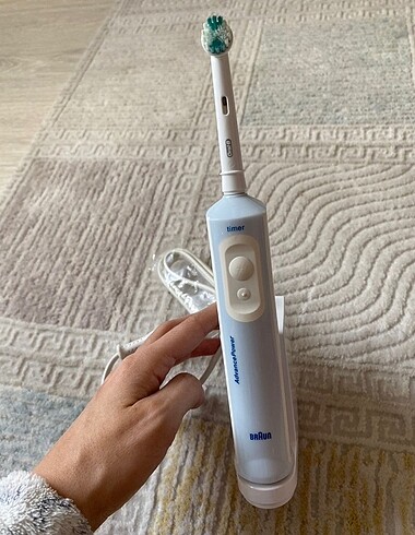 Oral-B braun elektrikli diş fırçası