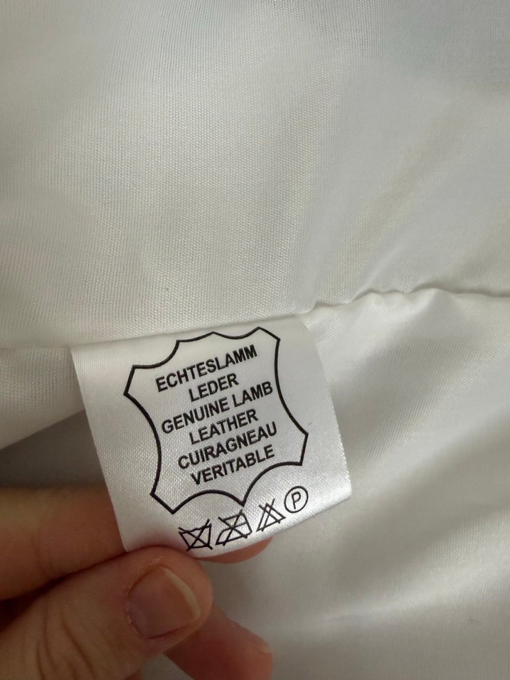 Gri Deri Fermuarlı Kadın - Görsel 5