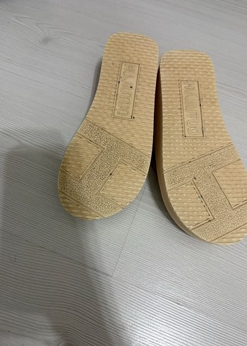 Bej Dolgu Topuklu parmak arası Kadın - Görsel 2