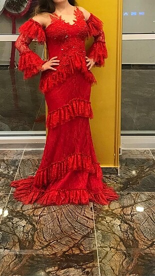 Kırmızı dantelli işlemeli özel tasarım gece kına abiye