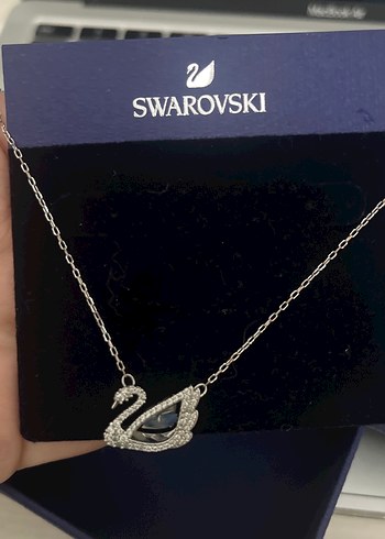Swarovski Gri Zincir Detaylı Yılan Desenli Kolye