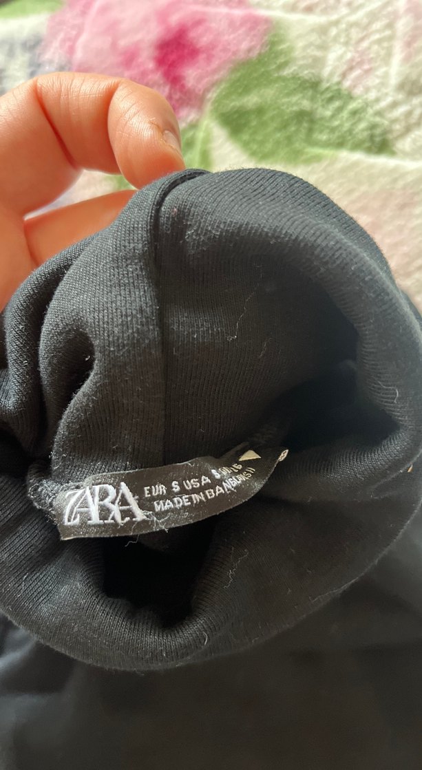 Siyah Yüksek Yakalı Uzun Kesim Kolsuz Kadın Yelek - Görsel 2