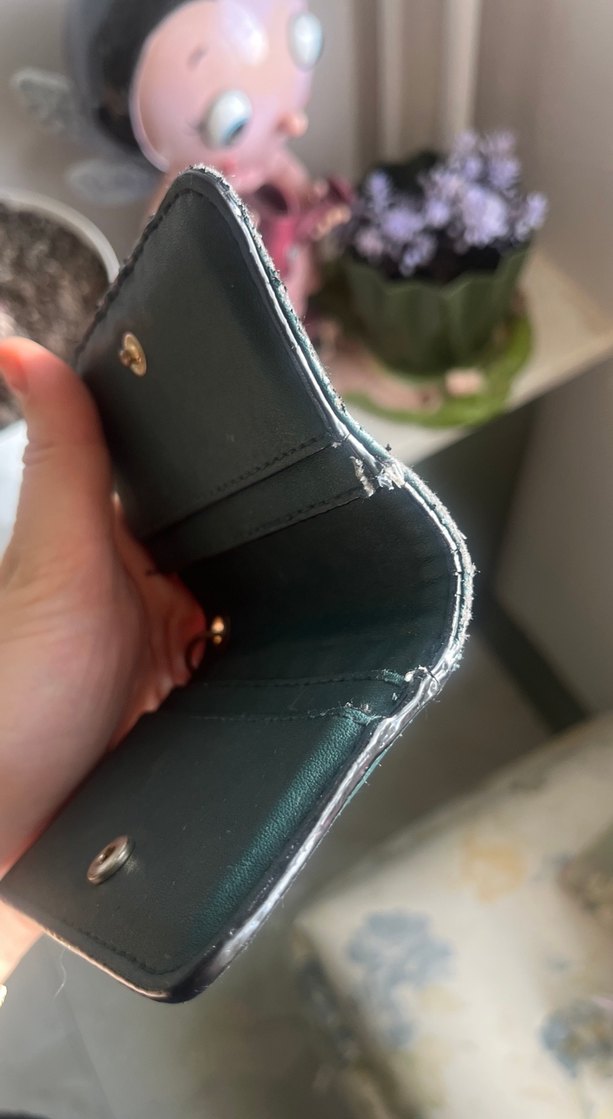 Parlak Siyah Deri Kadın Cüzdan - Görsel 2