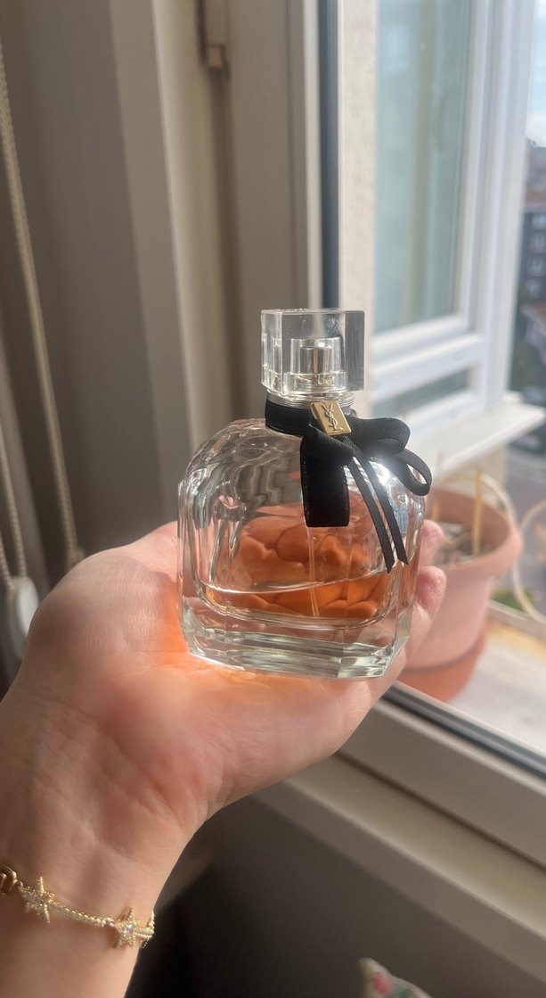 Kadın Parfümü Şık Şişede Siyah Fiyonklu orjinal - Görsel 4