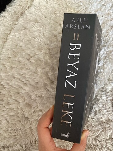 Beyaz leke 2 özgürlük Aslı arslan ve hizmetçinin sırrı