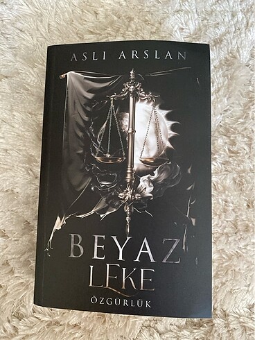 Beyaz leke 2 özgürlük Aslı arslan ve hizmetçinin sırrı