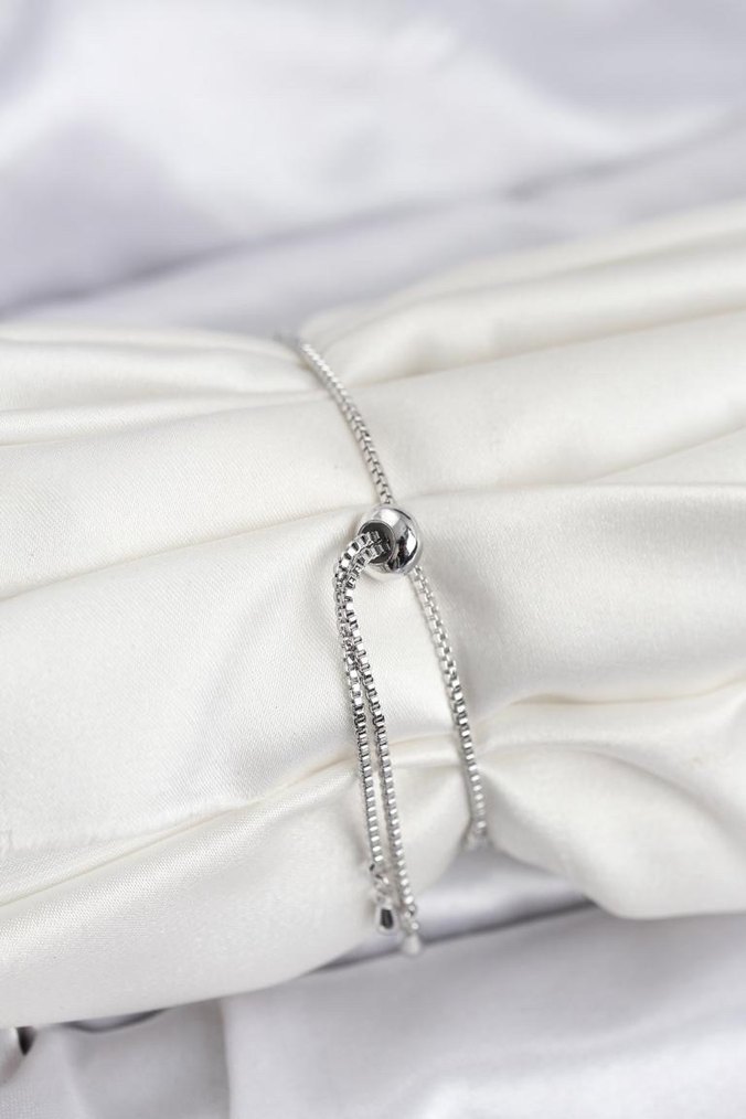 Zincir Detaylı Beyaz Minimalist Bileklik - Görsel 2