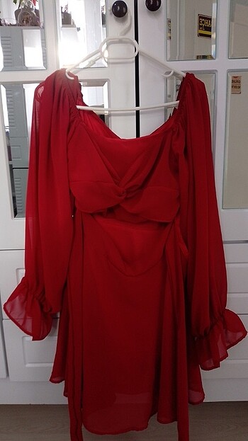 Diğer Kırmızı bel detaylı şifon elbise