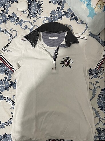 Polo yaka baskılı tişört kadın