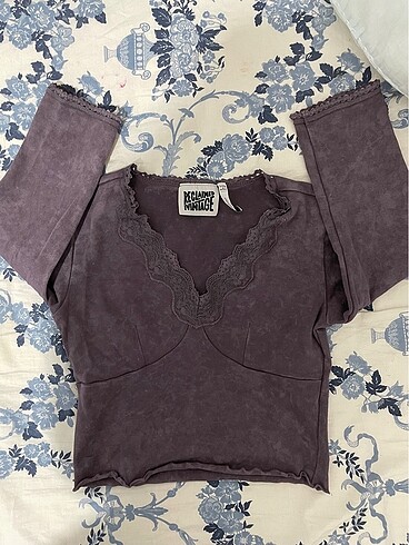Mor dantel detay crop