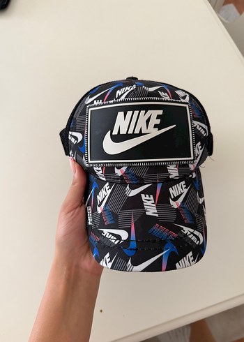 Nike Siyah Renkli Logo Baskili Sapka