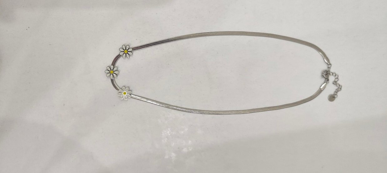 Papatya Detaylı Çelik Kolye - Görsel 2