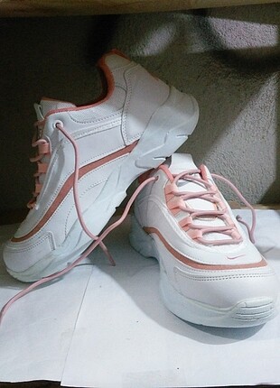 38 nike beyaz 