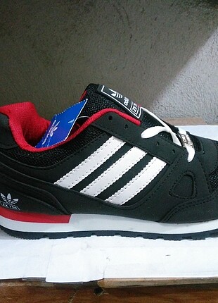 40 Adidas kırmızılı siyah