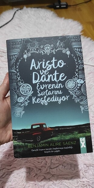 Dex Yayınları Aristo ve Dante Evrenin Sırlarını Keşfediyor kitap