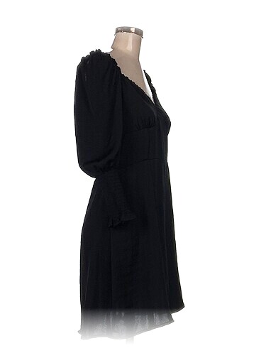H&M H&M Kısa Elbise %70 İndirimli.