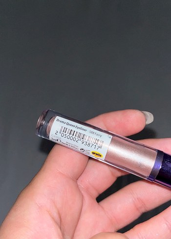 MAC lykd drama queen eyeliner