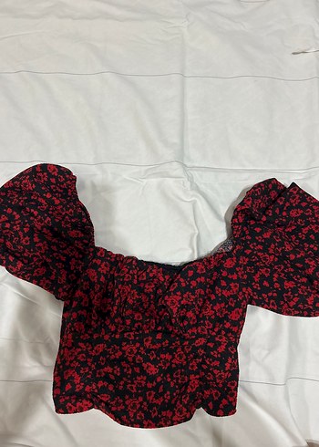 Kırmızı Fırfırlı Bağlama Desenli Mini Bluz