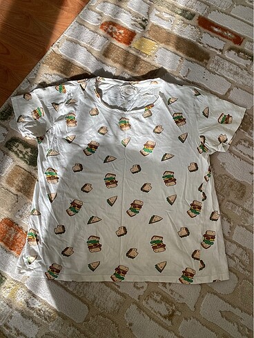 pull and bear tshirt