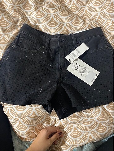 Stradivarius Pırıltılı Şort - Görsel 2