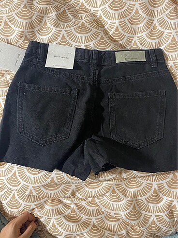 Stradivarius Pırıltılı Şort - Görsel 4