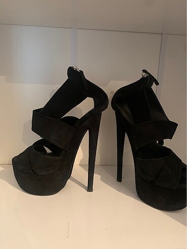 Giuseppe Zanotti Giuseppe Zanotti