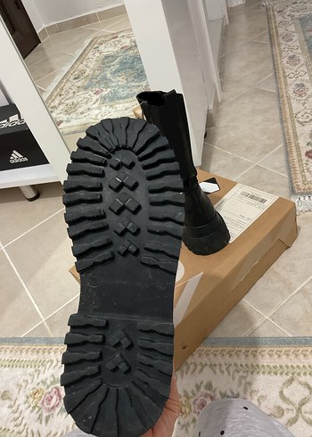 Zara Siyah Deri Bot