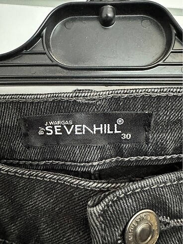 30 Beden siyah Renk 30 beden jean
