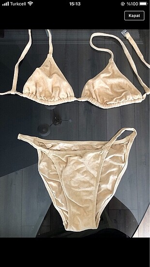Nude tonlarda bikini