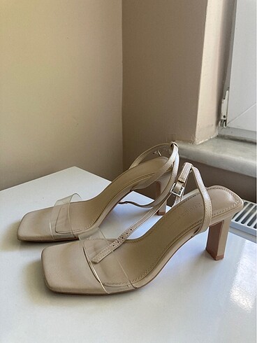 Bershka topuklu sandalet