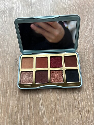 Beden Too faced far paleti