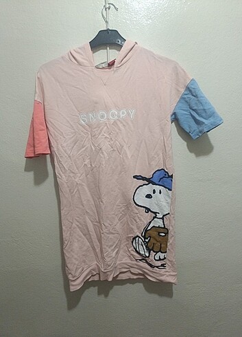 LC Waikiki Pembe Kapüşonlu Snoopy Baskılı Kısa Kollu Pamuklu Kız Çocuk Elbi
