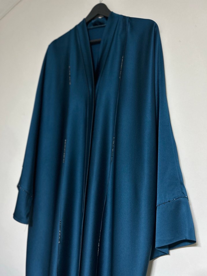 İşlemeli abaya - Görsel 2
