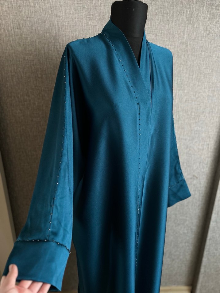 İşlemeli abaya - Görsel 3