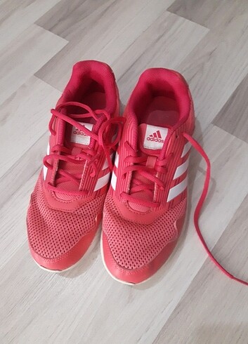 Adidas spor ayakkabı 