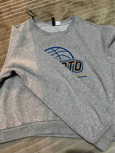 H&M hm sweatshirt