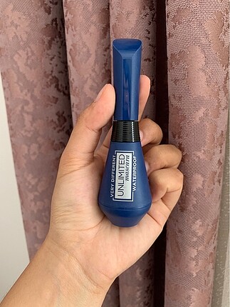 Loreal Paris waterproof maskara (siyah)