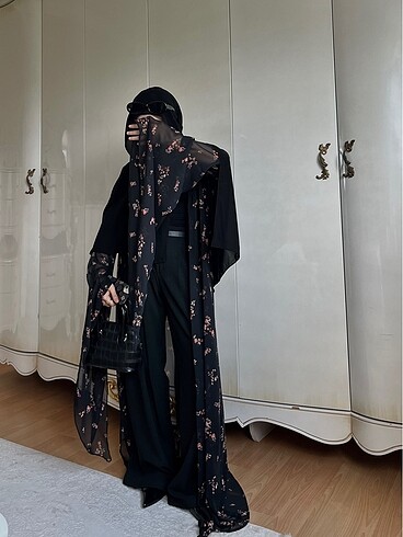 s Beden siyah Renk kol detay tul abaya