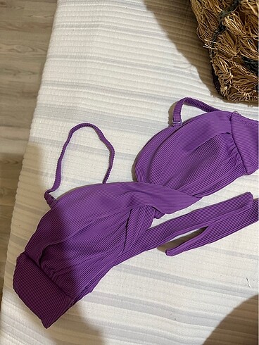 Penti bikini üstü
